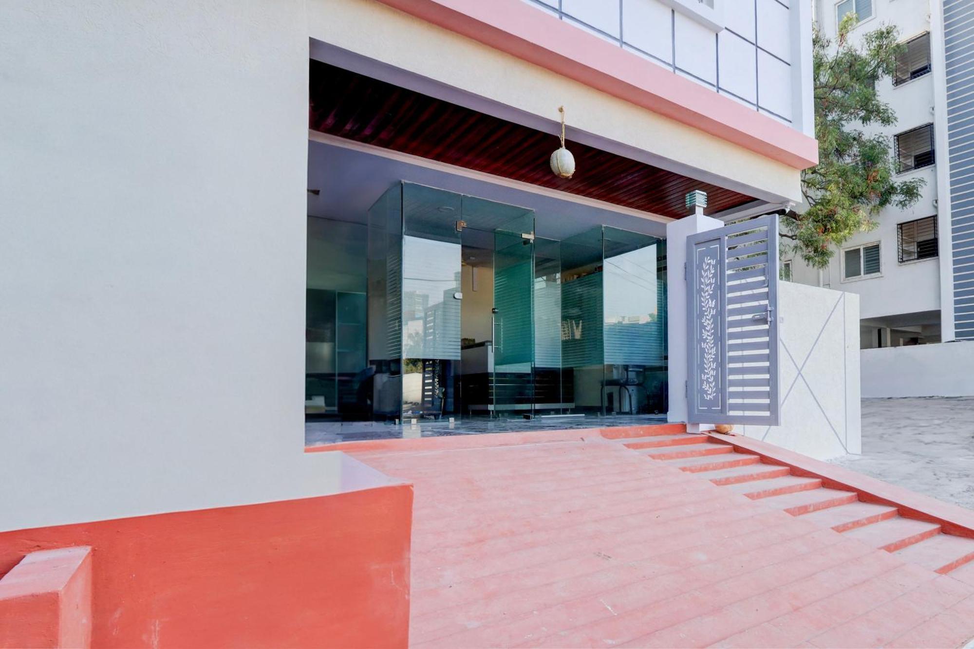 Super Townhouse Nanak Ram Guda Near Waverock Sez Haidarábád Kültér fotó