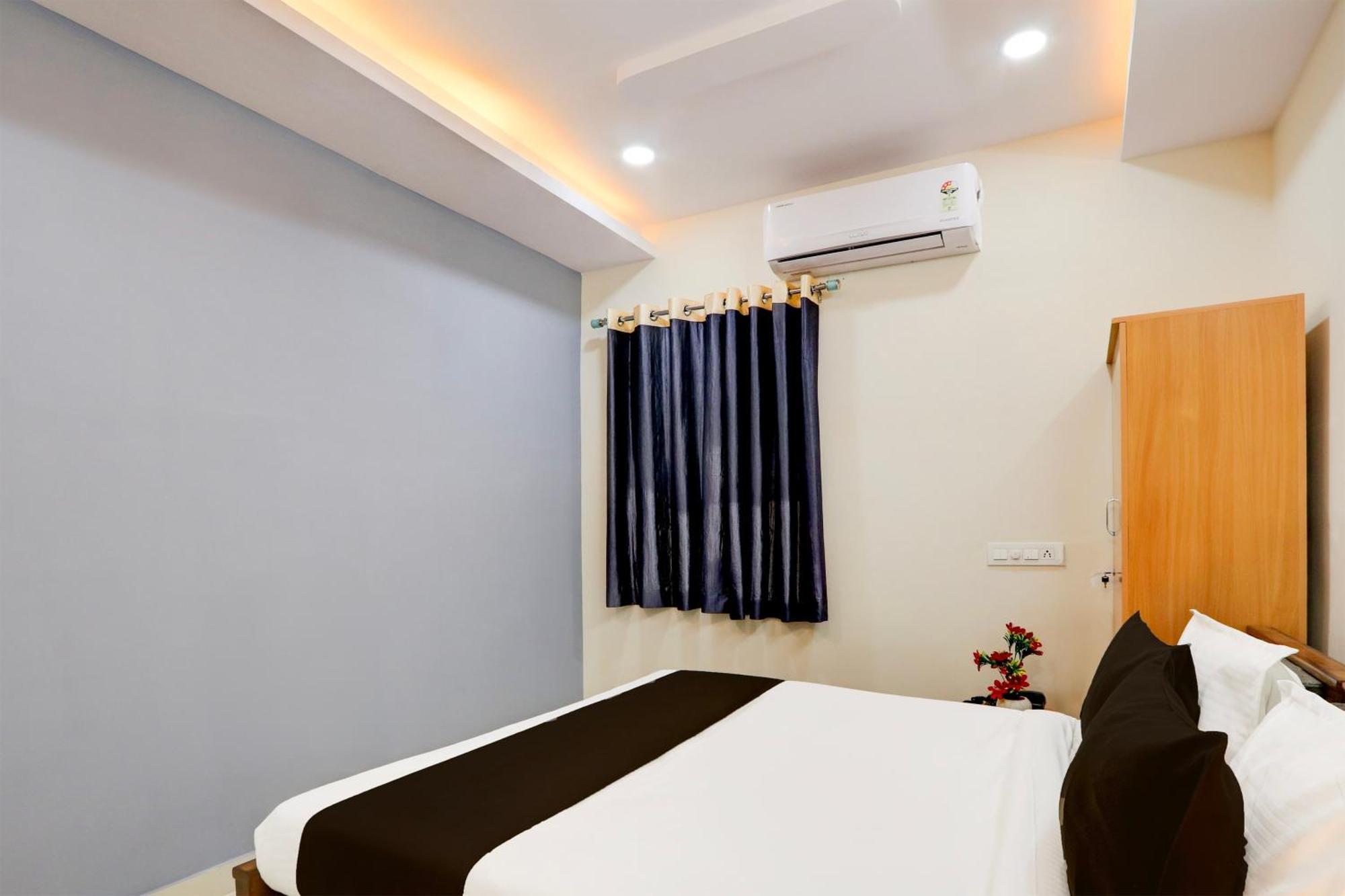 Super Townhouse Nanak Ram Guda Near Waverock Sez Haidarábád Kültér fotó
