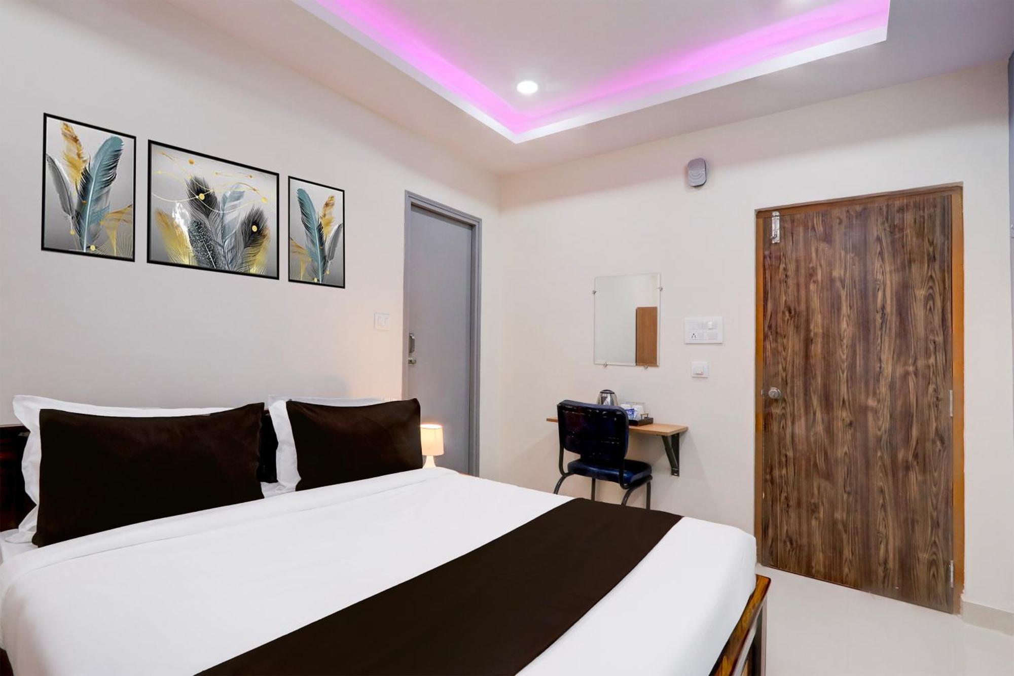 Super Townhouse Nanak Ram Guda Near Waverock Sez Haidarábád Kültér fotó