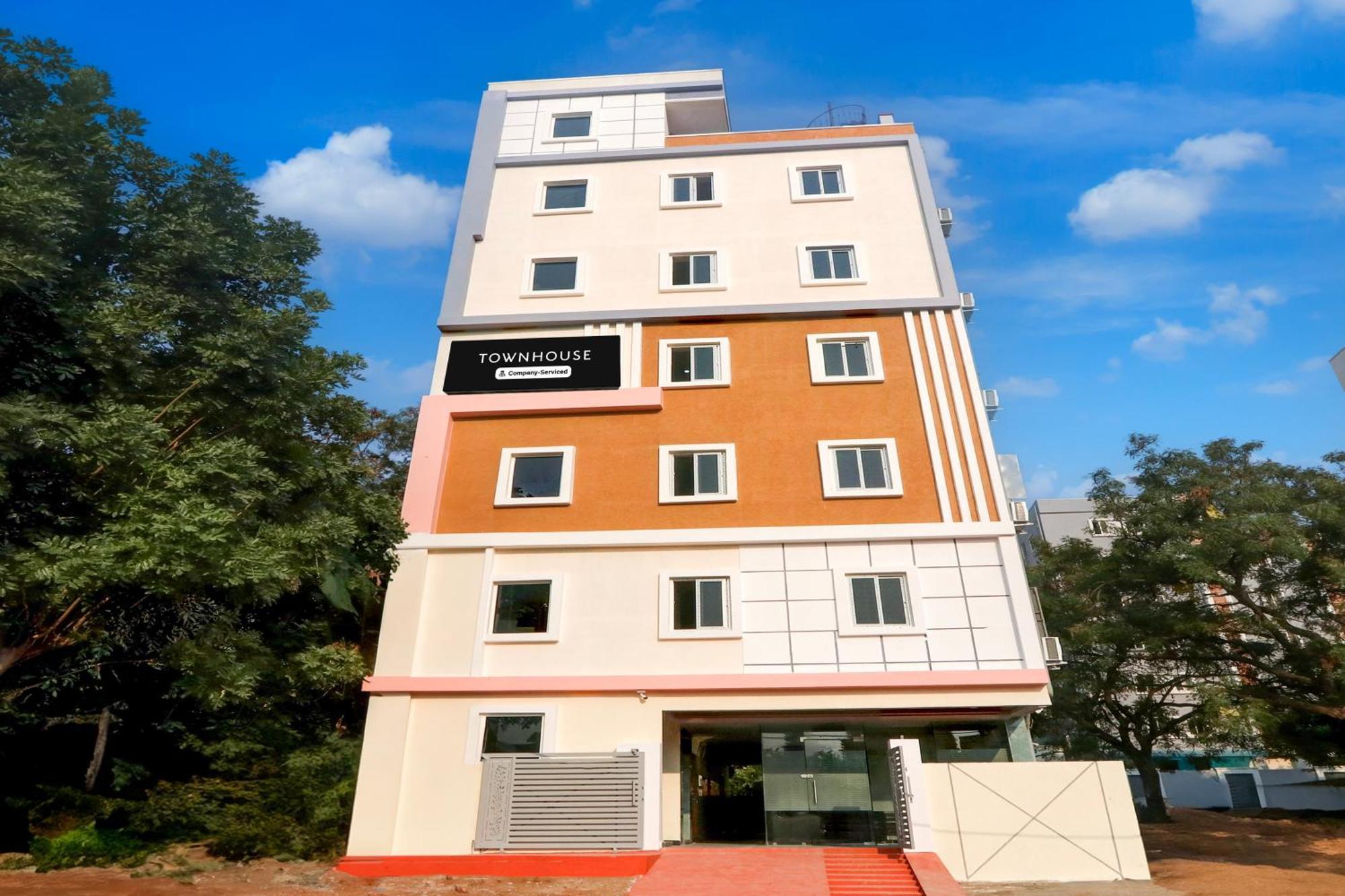 Super Townhouse Nanak Ram Guda Near Waverock Sez Haidarábád Kültér fotó